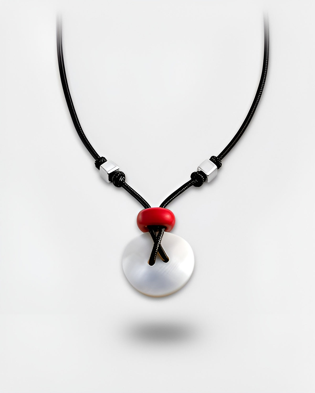 NK-05 mother-of-pearl disc pendant